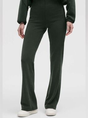 Lululemon Ribbed Softstreme Flared Pant - Rainforest Green